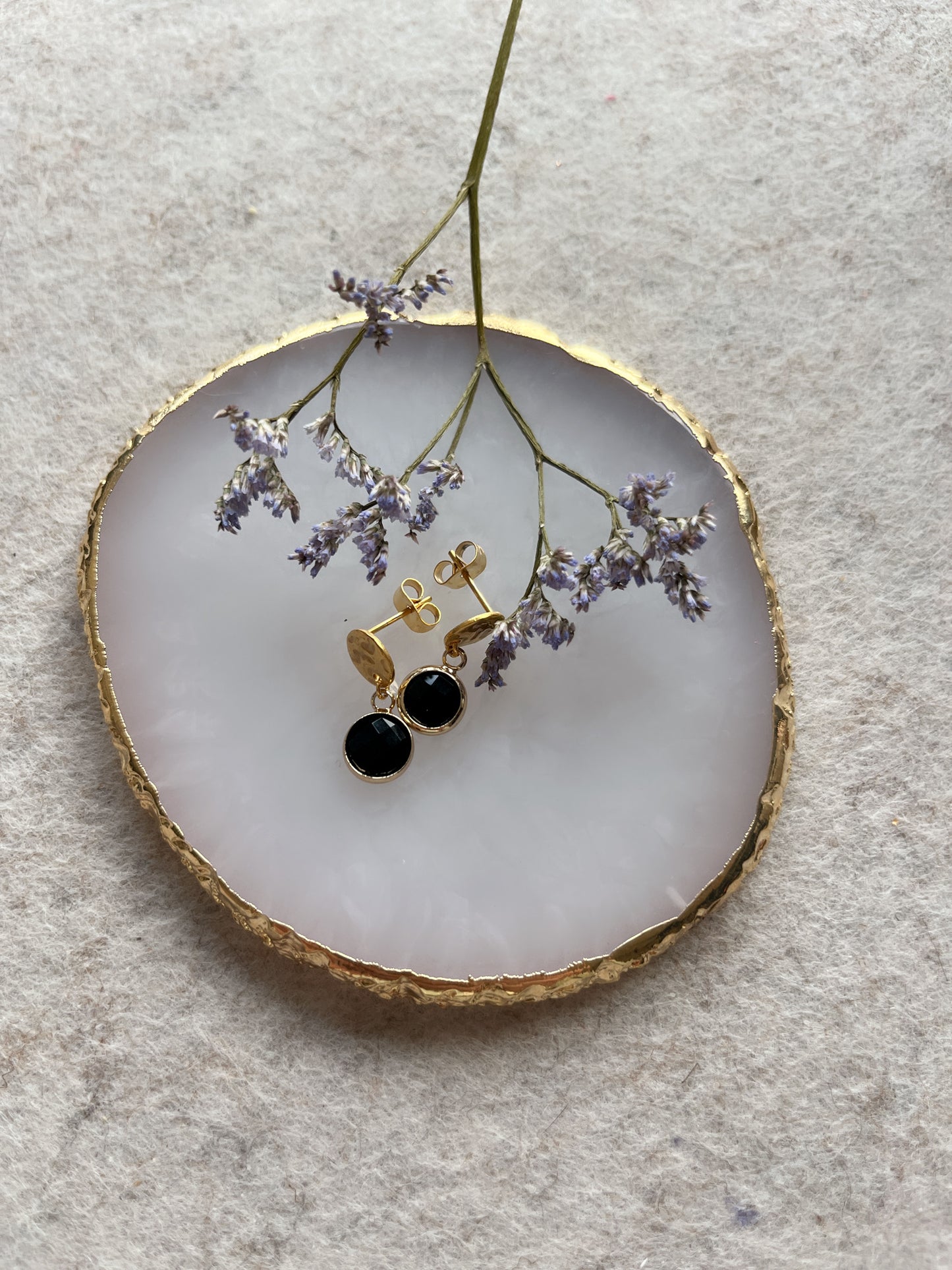 Black round earrings