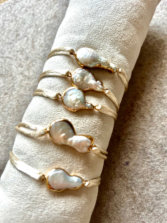 Charming pearl bracelet
